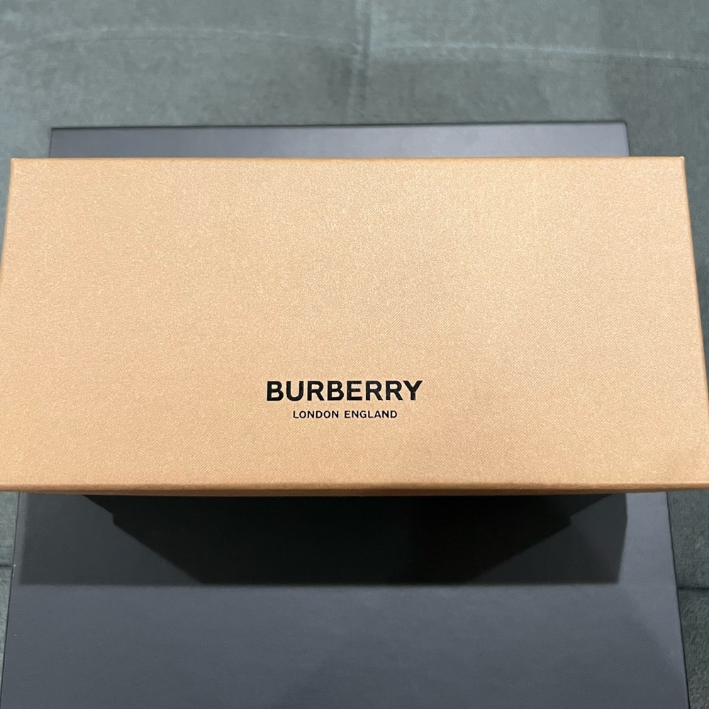 Attention Burberry Lovers!!!! Brand New BB Sunglass!